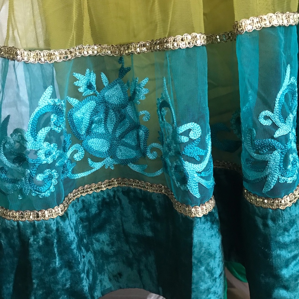 Silk netted velvet detail handcrafted ethnicwear - Picture 7 of 7
